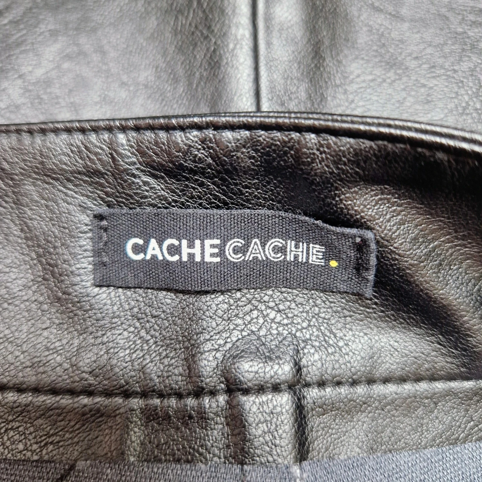 Falda corta tipo piel Cache Cache Talla 42 – photo 4